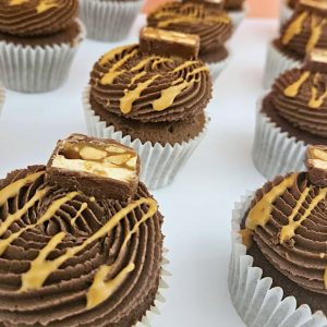 Snickers Cupcakes